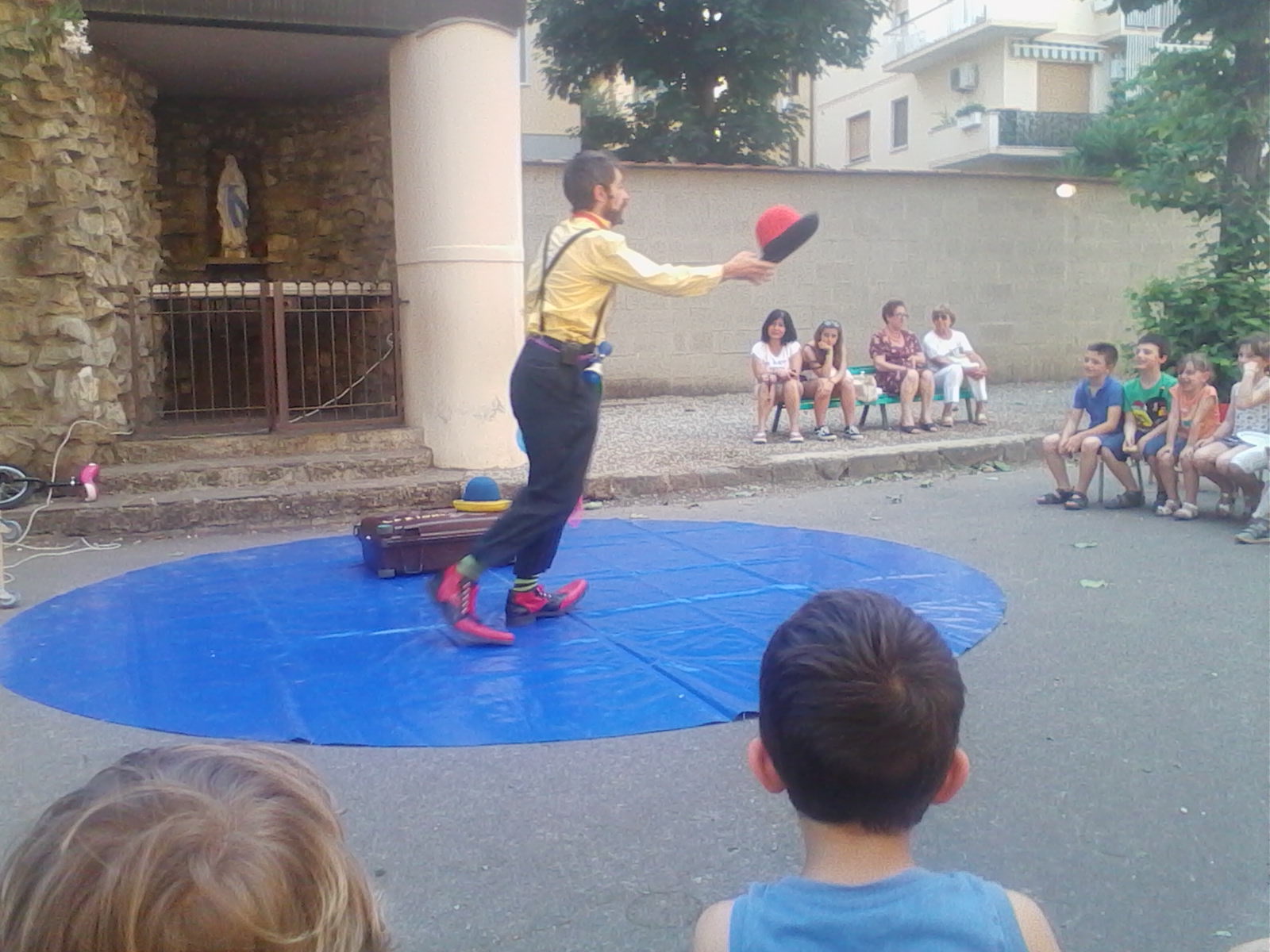 momento di spettacolo durante una festa